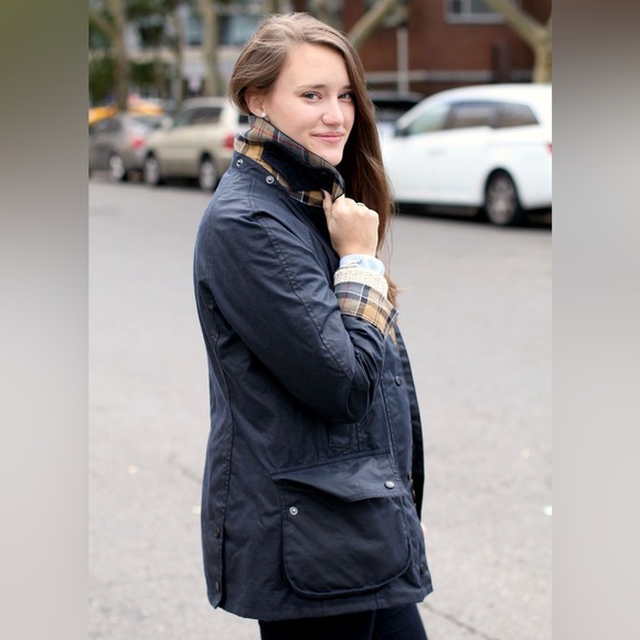 Barbour Classic Beadnell Waxed Navy Utility Jacket - Picture 4 of 17